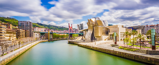 Blick auf Bilbao mit dem Guggenheim-Museum