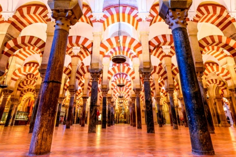 Sala de colunas da Mesquita-Catedral de Córdoba