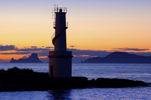フォルメンテーラ島にあるラ・サビーナの灯台（バレアレス諸島）