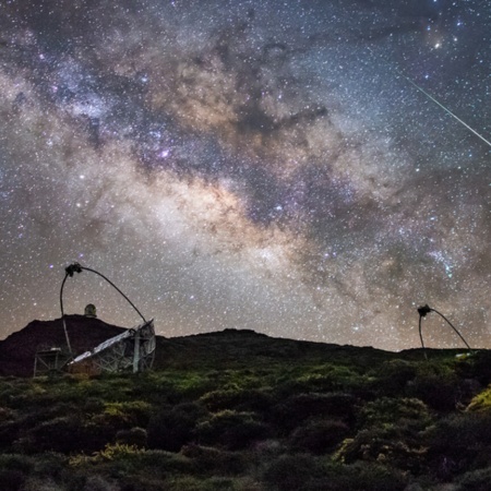 Nachthimmel und Observatorium in La Palma, Kanarische Inseln