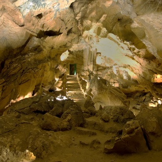 Jaskinia Cueva del Castillo w Puente Viesgo