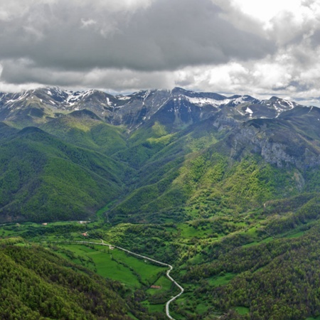 Panoramablick vom Aussichtspunkt Mirador del Cable. Fuente Dé. Kantabrien