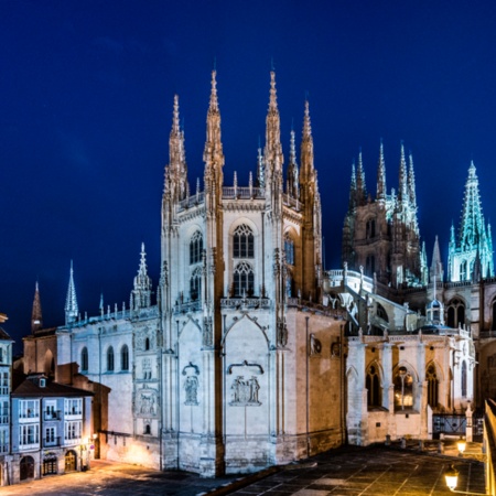 Vista noturna da Catedral de Burgos, Castela e Leão