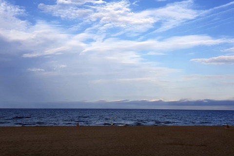 Пляж в Сант-Пере-Пескадор (Жирона, Каталония).