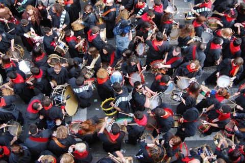 Suonatori di tamburi in strada