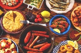 Różne typowe dania kuchni hiszpańskiej