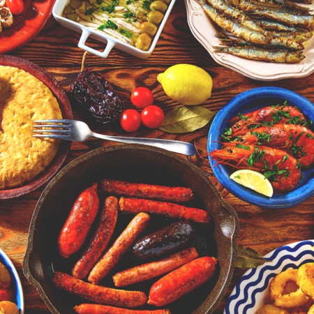 Diferentes platos típicos de la gastronomía española