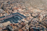 Vue aérienne de la Plaza Mayor et de la ville de Madrid
