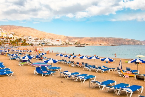 Plaża Los Cristianos w Arona na Teneryfie, Wyspy Kanaryjskie