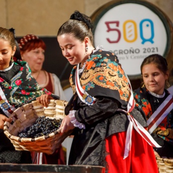 ラ・リオハ州ログローニョで開催されるぶどう収穫祭の開会式の様子