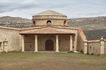 Antiguo castillo templario restaurado en Cantavieja (Teruel, Aragón)
