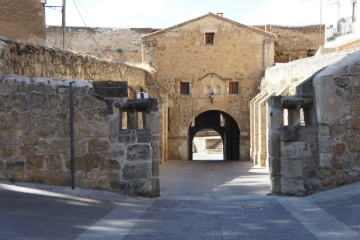 Tor in der Stadtmauer von Ciudad Rodrigo. Salamanca