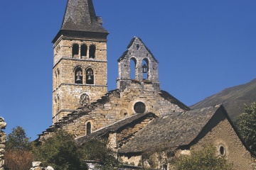 アルティエス（カタルーニャ州リェイダ県）にあるロマネスク様式のサンタ・マリア教会