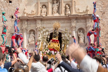 Morgenprozession auf dem Fest zu Ehren der Mare de Déu de la Salut in Algemesí (Valencia)