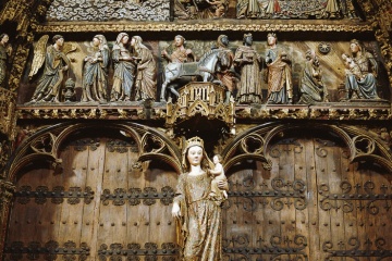 Портик церкви Санта-Мария-де-лос-Рейес в Лагуардии, Алава (Страна Басков)