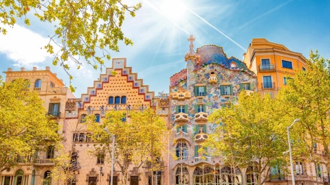 Paseo de Gracia with detail of Casa Batlló, in Barcelona