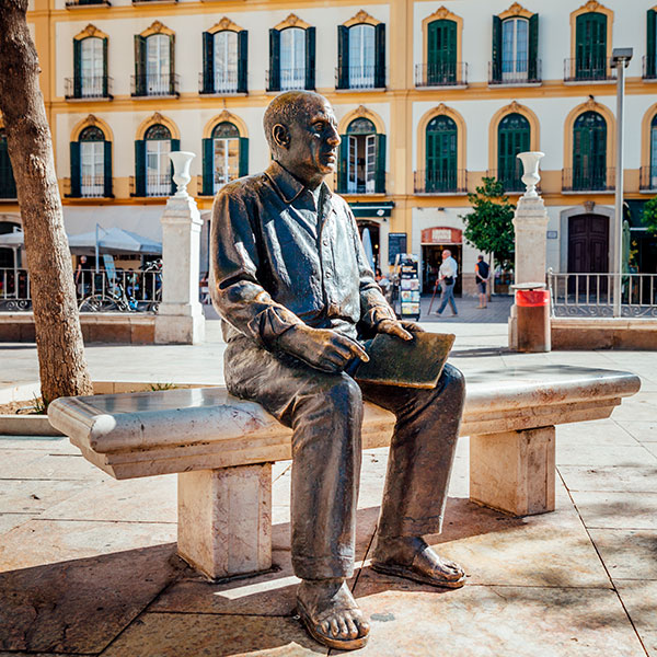 Статуя Пикассо в Малаге