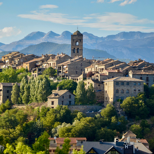 Blick auf Aínsa in Huesca (Aragonien)
