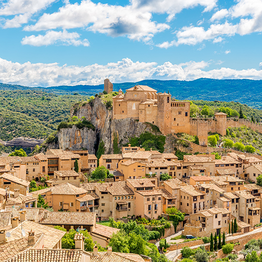 Vista aérea del pueblo de Alquézar en Huesca