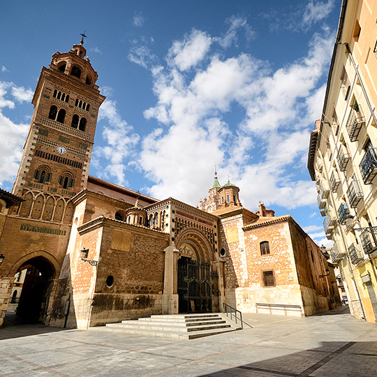 Widok katedry Santa María de Mediavilla w Teruel