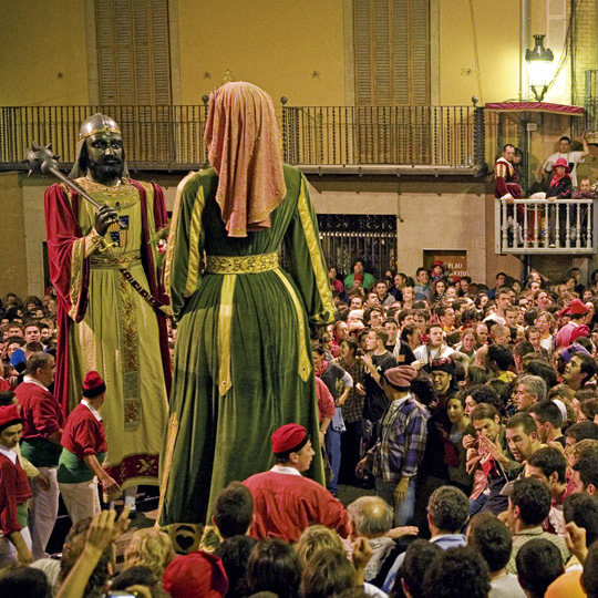 Gigantes durante a festa de La Patum de Berga