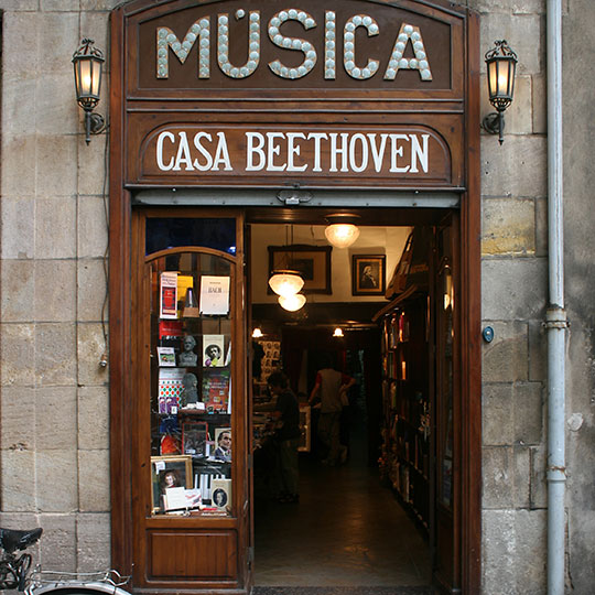 Музыкальный магазин в Барселоне