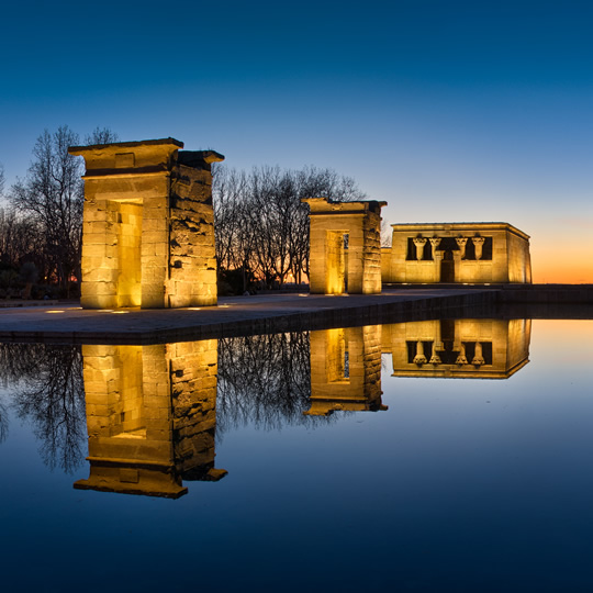 Vue du temple de Debod au coucher de soleil, Madrid