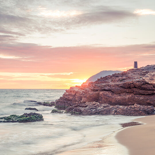Sonnenuntergang am Strand Calblanque, Murcia