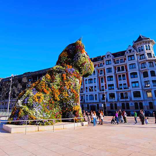 Escultura de flores en Bilbao