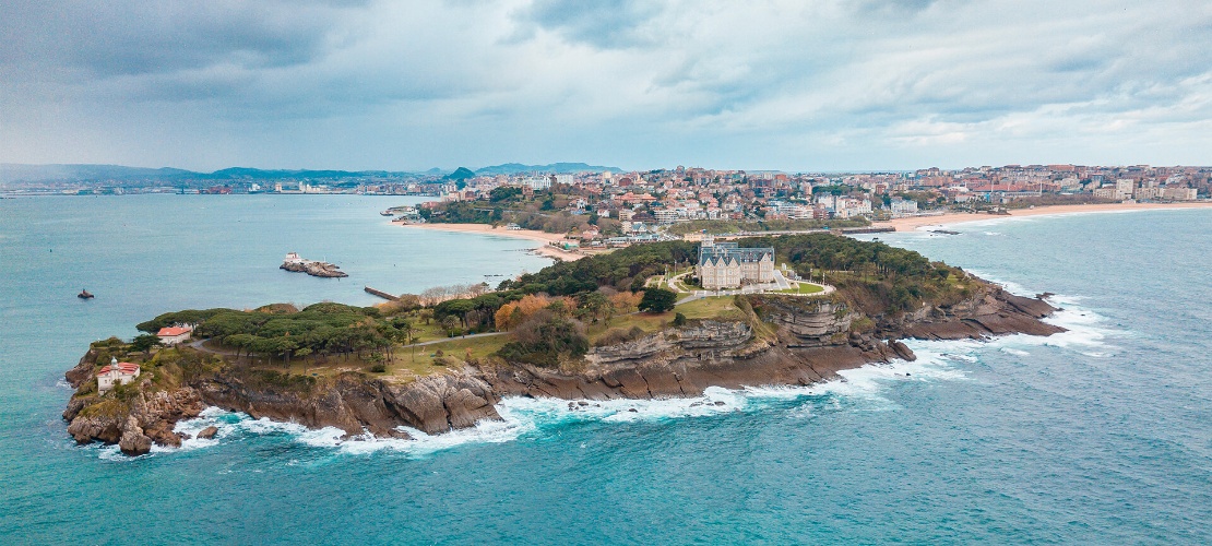 Vista de Santander y de El Palacio de la Magdalena