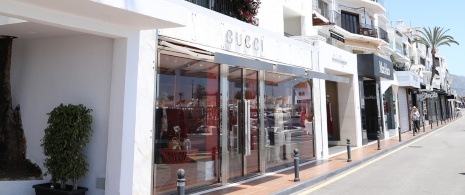 Escaparates de tiendas en Puerto Banús, Marbella