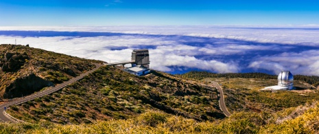 Vista panorâmica do Observatório Astrofísico Roque de Los Muchachos em La Palma, Ilhas Canárias