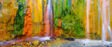 Cachoeira das Cores na Caldera de Taburiente em La Palma, Ilhas Canárias