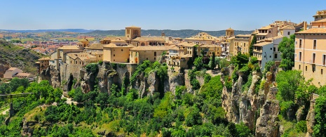 Blick auf die hängenden Häuser von Cuenca, Kastilien-La Mancha