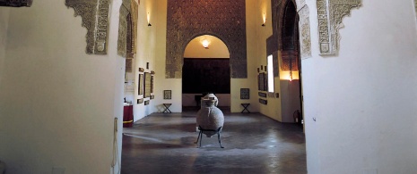 Blick ins Innere des Museums Werkstatt der Mauren, ein typisch islamisches Gebäude, Toledo.