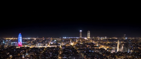 Vedute di Barcellona con la Torre Glòries (prima Torre Agbar)