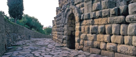 メリダの古代ローマの石畳道