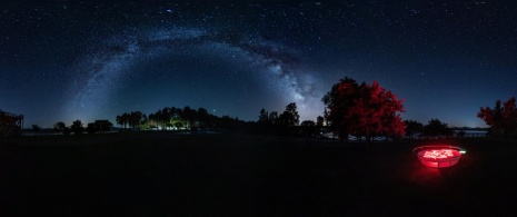 エクストレマドゥーラ州カセレス県グラナディージャにあるエル・アニージョから望む夜景
