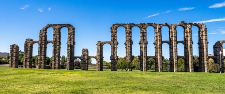 Vista do Aqueduto de los Milagros de Mérida em Badajoz, Extremadura