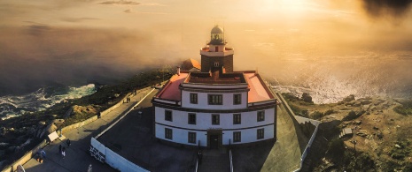 ガリシア州フィニステレ岬の灯台