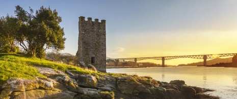 Detalle de las Torres de Oeste de Catoira en Pontevedra, Galicia