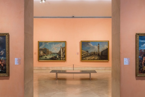 美術館の展示室の風景