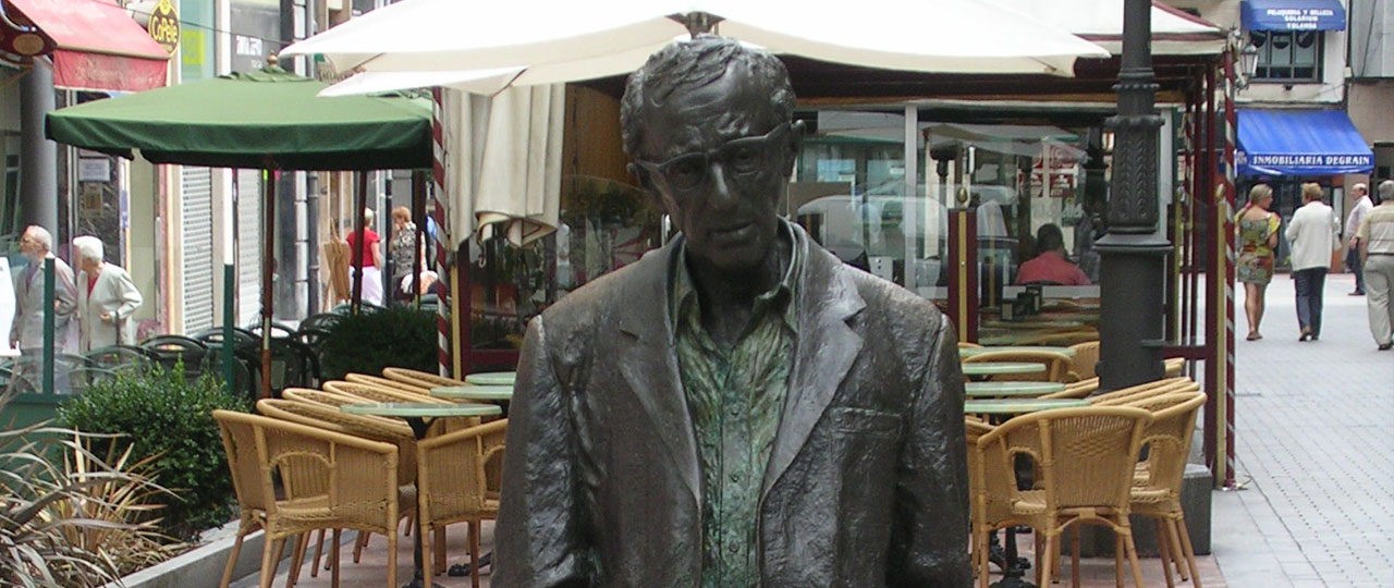Woody Allen-Statue