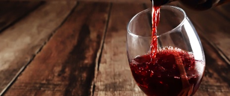 Kieliszek czerwonego wina