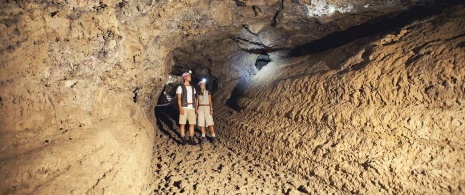 Espeleología en la Cueva del Viento