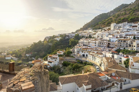 Панорамный вид на Михас, Малага (Андалусия).