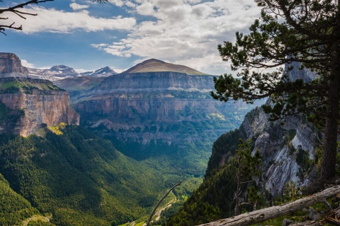 Vista de Ordesa e Monte Perdido no Parque Nacional do mesmo nome. Huesca