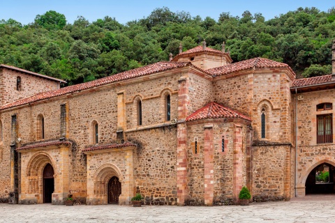 Klasztor w Santo Toribio de Liébana. Kantabria