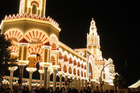 Feria de Córdoba. Iluminación en la entrada a la feria