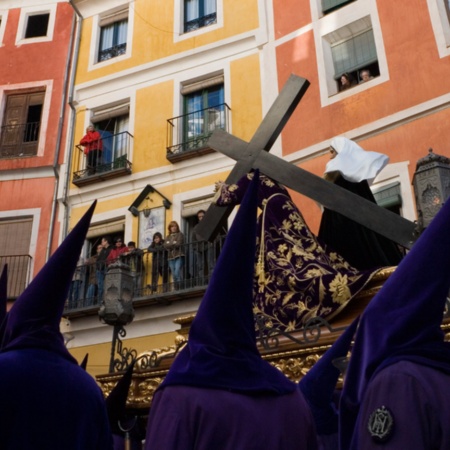 Une procession pendant la Semaine sainte de Cuenca